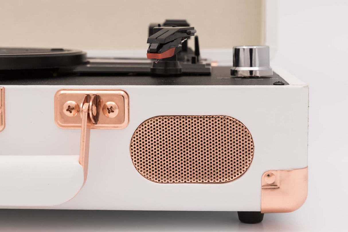 GPO Soho Reproductor de vinilos Retro con diseño de maletín, 3 velocidades, tocadiscos de vinilo - Blanco
