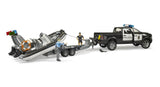 bruder 02507 - RAM 2500 Polizei Pick-up, módulo de luz y sonido, remolque con bote, 2 figuras - 1:16 Vehículo de emergencia, servicio de rescate, policía, buzo, bworld, Toys