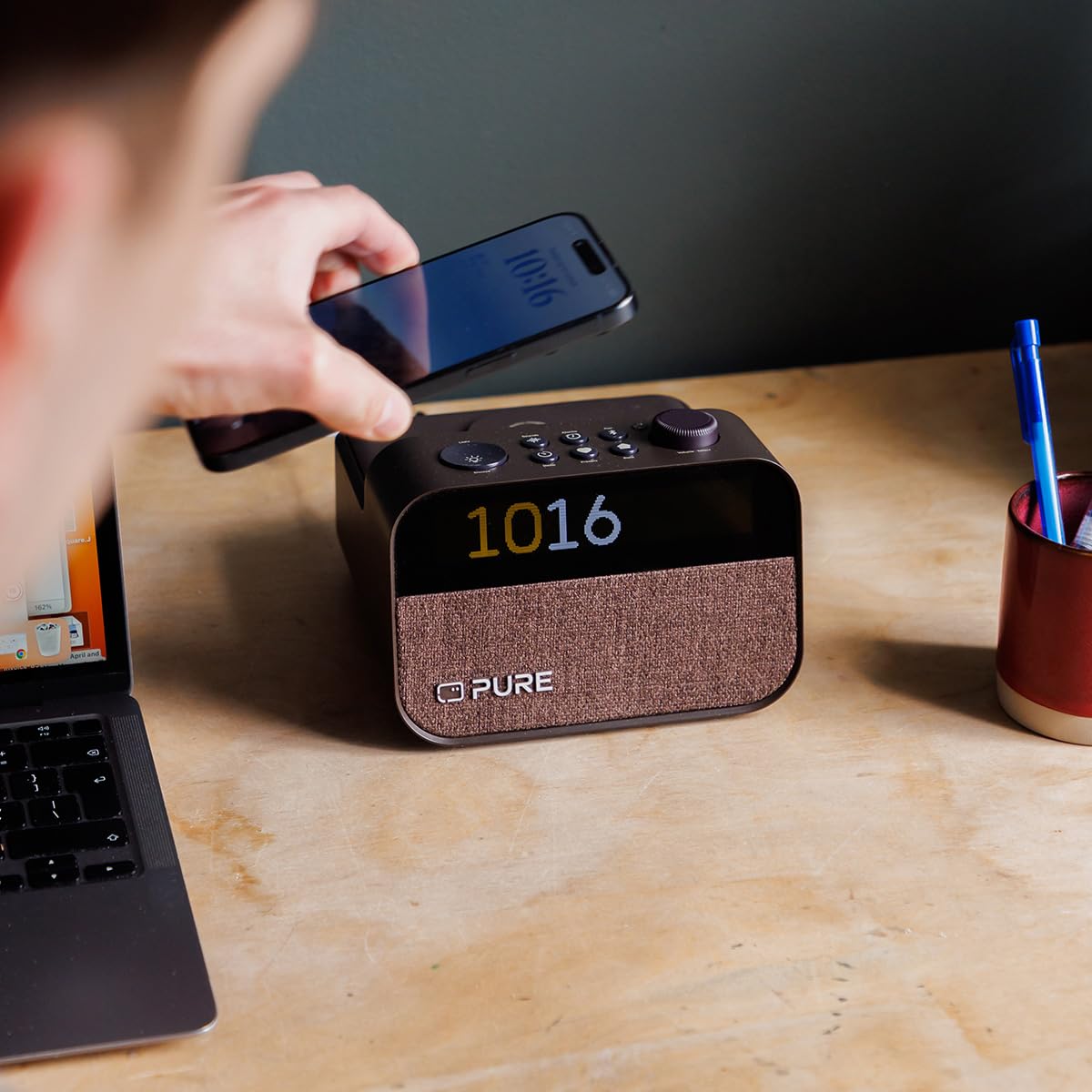 Pure Radio Reloj, luz de Despertador, Altavoz BT, Negro, Cargador inalámbrico
