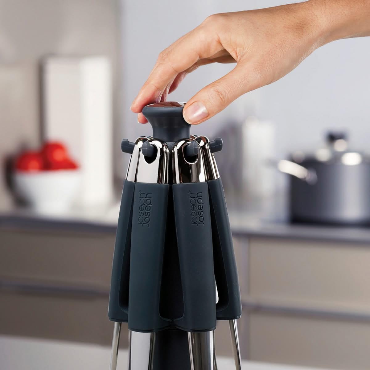 Joseph Joseph Elevate Juego de Utensilios de Cocina 6 Piezas con Soporte Giratorio, Mangos de Silicona Ergonómicos, Acero Inoxidable
