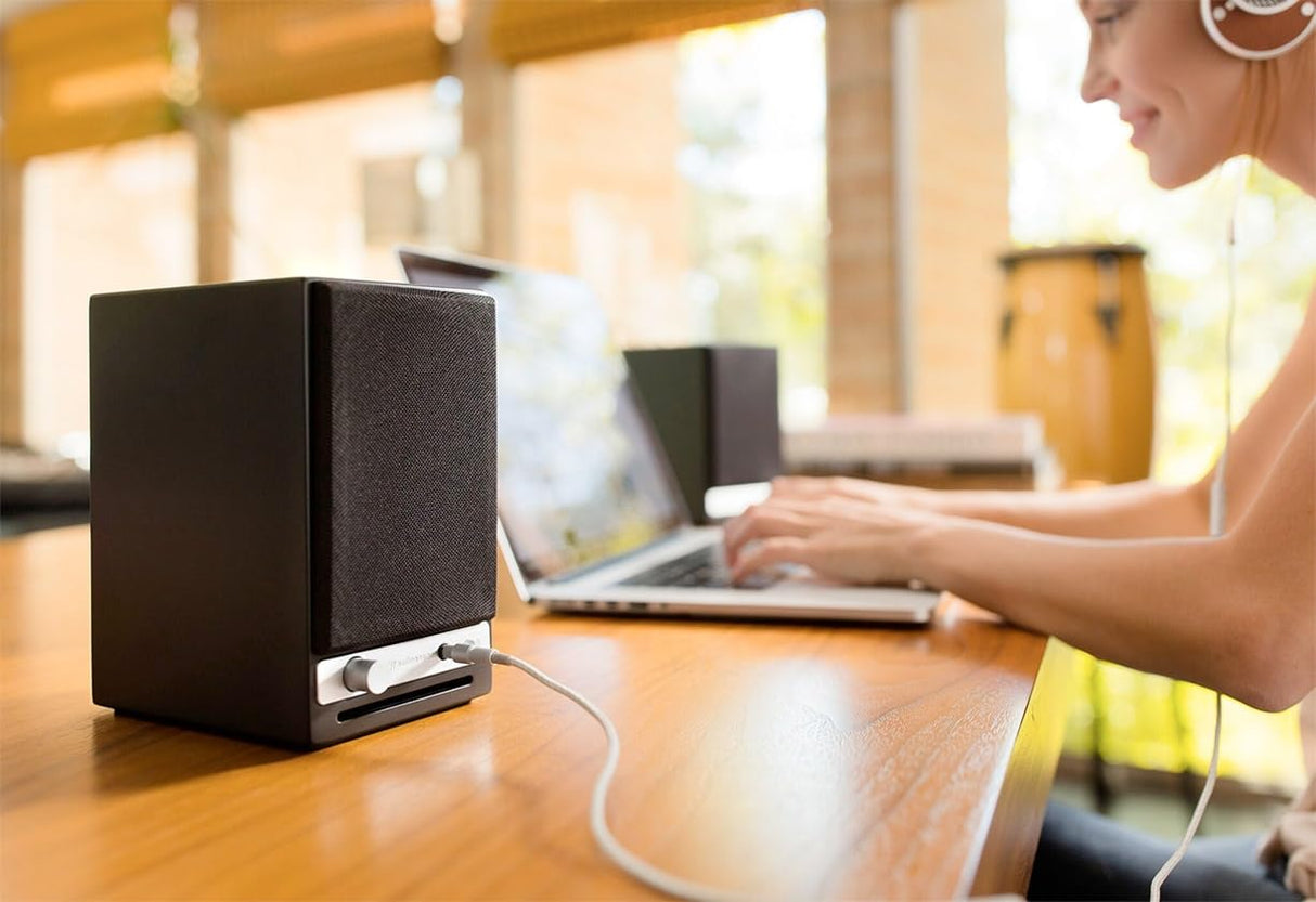 Audioengine A2 HD 60W Enceintes de Bureau alimentées Sans Fil | DAC 24 bits USB et amplificateur analogique intégrés | aptX HD Bluetooth, entrées USB, RCA et 3, 5 mm | Cbles Inclus (Noir)