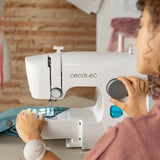 Cecotec Máquina de Coser, Compacta y Portátil, 15 Puntadas, Principiantes, BelleCouture 1500, Ojal manual en 4 tiempos, Ojalador regulable, Tensión del hilo ajustable y Kit de Accesorios