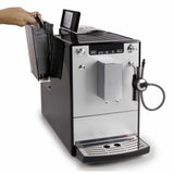 Melitta Solo&Perfect Milk E957-203, Cafetera Superautomática con Molinillo, Auto Capuchinador, 15 Bares, Café en Grano, Limpieza Automática, Personalizable, Plata