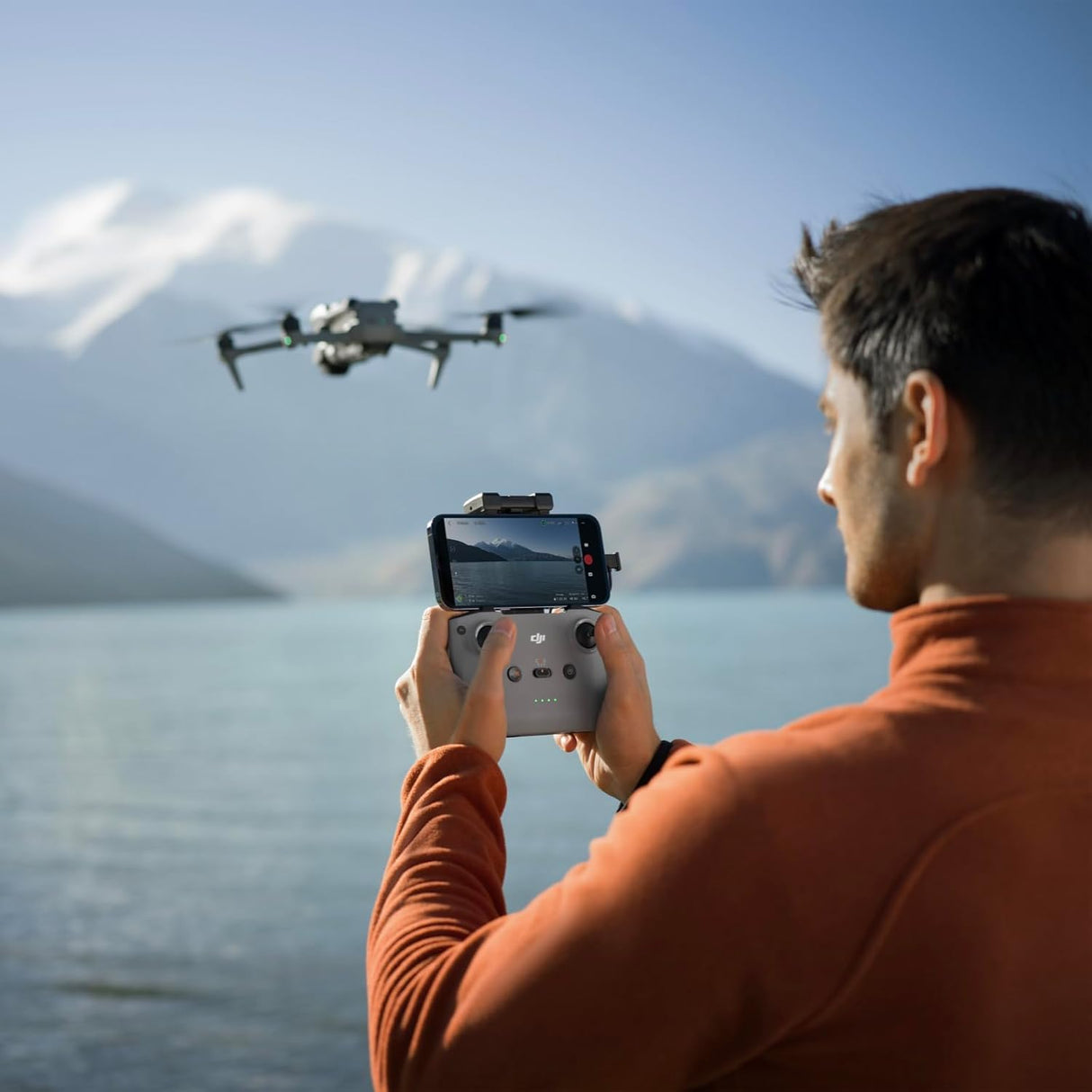Combo DJI Air 3S Fly More (RC-N3) Bundle, Dron Con Cámara CMOS de 1» Gran Angular y Teleobjetivo Medio, Vídeo HDR 4K/60fps, Detección Omnidireccional de Obstáculos por la Noche y 3 Baterías.