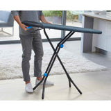 Joseph Joseph Glide Plus Tabla de Planchar 130 x 38 cm, Altura Regulable, Reposaplancha Resistente al Calor, Funda de Algodón Súper Absorbente, Negra/Azul