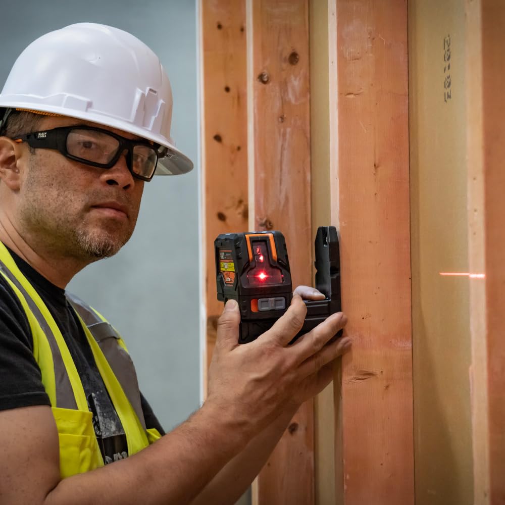 Klein Tools 93LCLS - Nivel láser de línea cruzada con punto de plomada, autonivelante, incluye abrazadera de montaje magnética