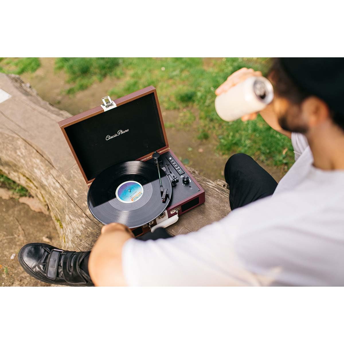 Classic Phono by Lenco TT-120 Tocadiscos - Tocadiscos con batería integrada - Bluetooth - 33, 45, 78 RPM - transmisión por correa - 2 altavoces - entrada auxiliar - salida RCA - 3,5 mm - marrón/blanco