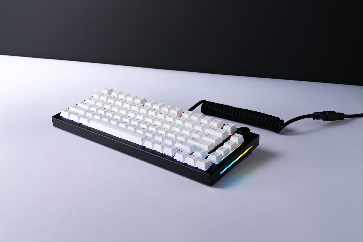 Glorious Gaming GMMK PRO 75% - Teclado gaming mecánico modular, TKL, carcasa de 1,5 kg, personalizable, cable espiral, reposamuñecas, keycaps blancas, RGB, distribuciones QWERTY nórdico - Negro