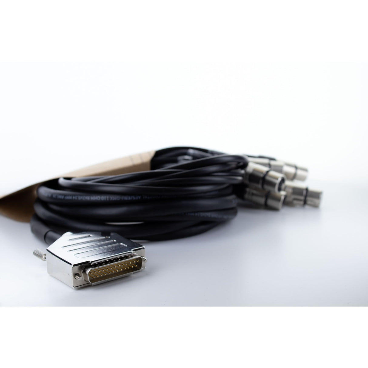 Cordial Cable de interfaz D-sub / 8 XLR hembra de 3 m
