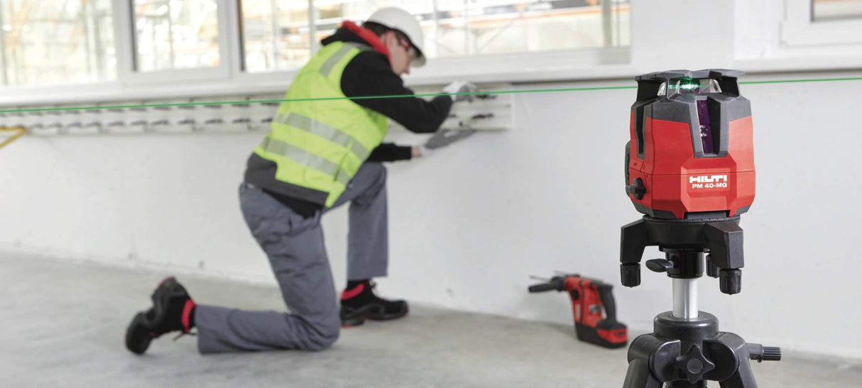 HILTI 2152385 Láser de múltiples 4 líneas para instalaciones de fontanería, nivelaciones, alineaciones y cálculo de escuadras, Negro/Rojo