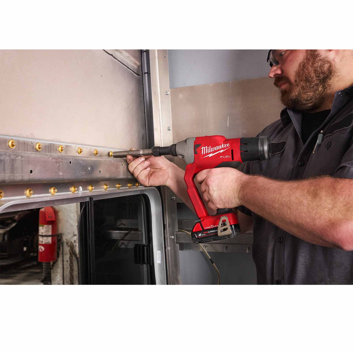 Milwaukee FUEL ONEFLT-502X - Dispositivo de fijación de perno de cierre con batería M18 (18 V)