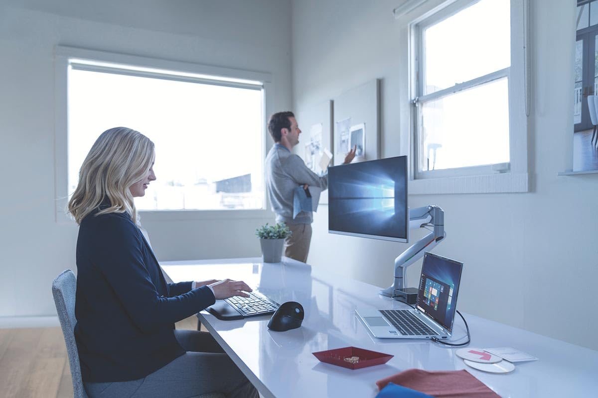 Kensington Brazo con Configuración VESA - Brazo para Un Monitor con Ajustes de Altura de Un Toque, Brazo para Un Monitor para Teletrabajo con Muelle de Gas, Gris (K55470EU)