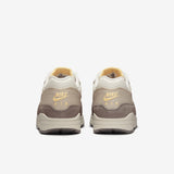 NIKE Air MAX 1 Prem, Sneaker Hombre, Light Bone Cave Stone Chamois, 44.5 EU