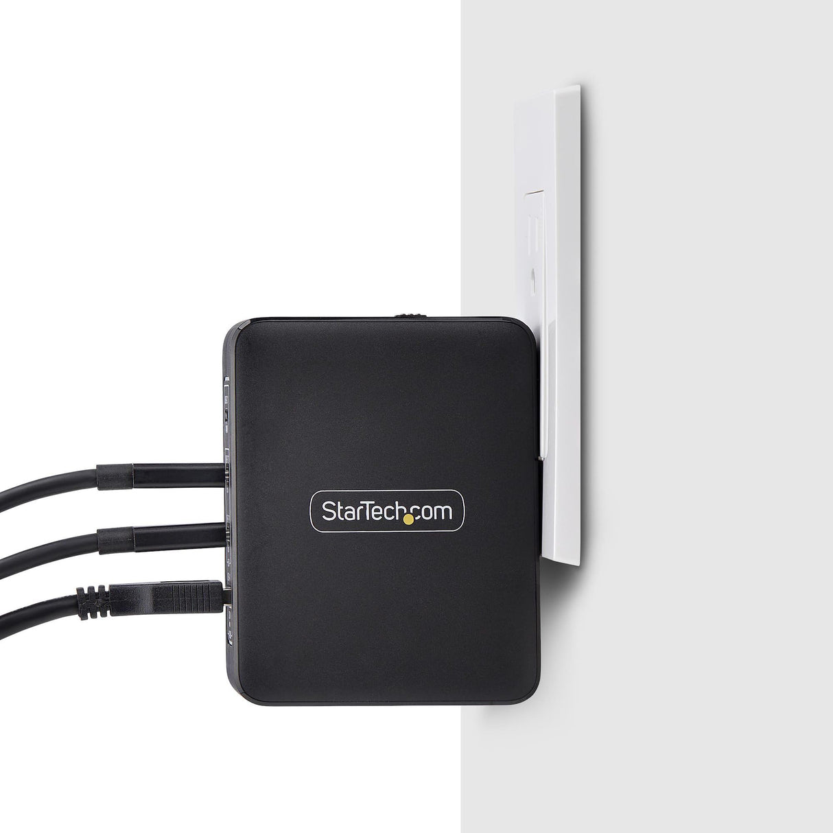 StarTech.com Cargador USB-C/USB-A de Pared GAN PD 140W 3xUSB-C/1xUSB-A - Cargador Internacional para Portátil - Tipo C PD 3.1