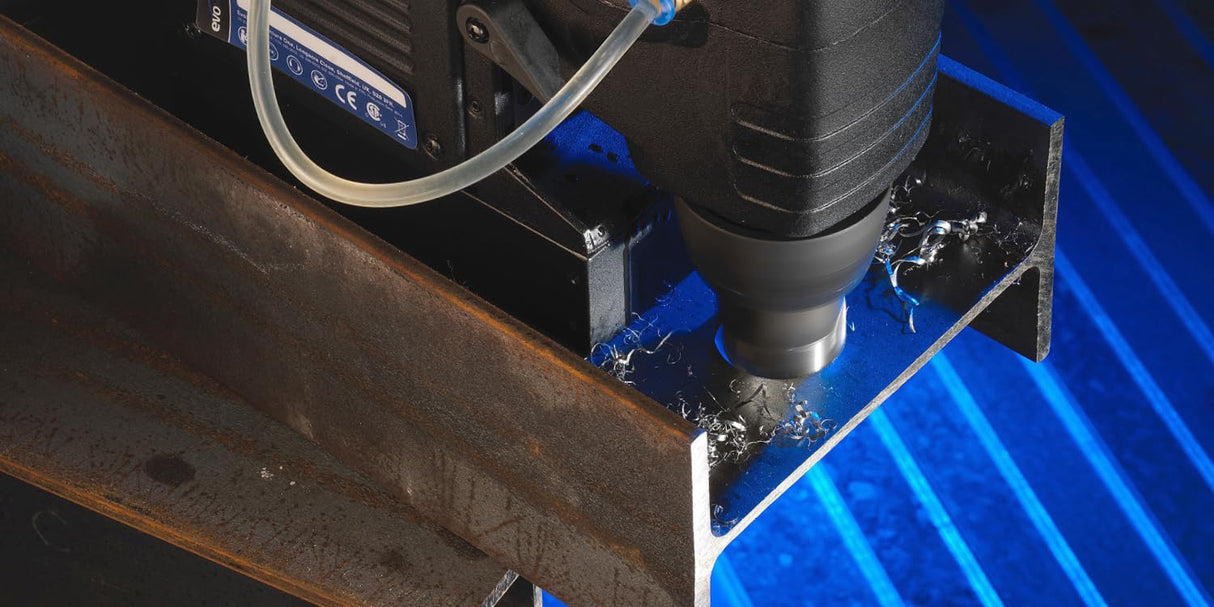 Evolution Power Tools EVOMAG42 Taladro magnético industrial para acero calidad industrial, para puentes, viga vigas en I y bastidores, Sistema Integrado De Refrigerante, 28 mm