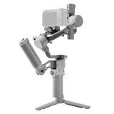Pack DJI RS 4 Mini, Estabilizador para cámaras Canon/Sony/Panasonic/Nikon/Fujifilm, Bloqueos de Ejes automáticos, Carga útil de 2 kg, Estabilizador de cámara, Empuñadura Maleta