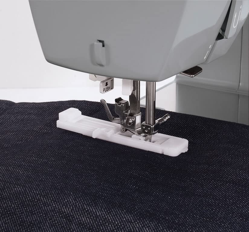 Singer “Heavy Duty Jeans 6335M Denim” - Macchina da cucire a 32 punti con potente motore per tessuti spessi, strati multipli e jeans