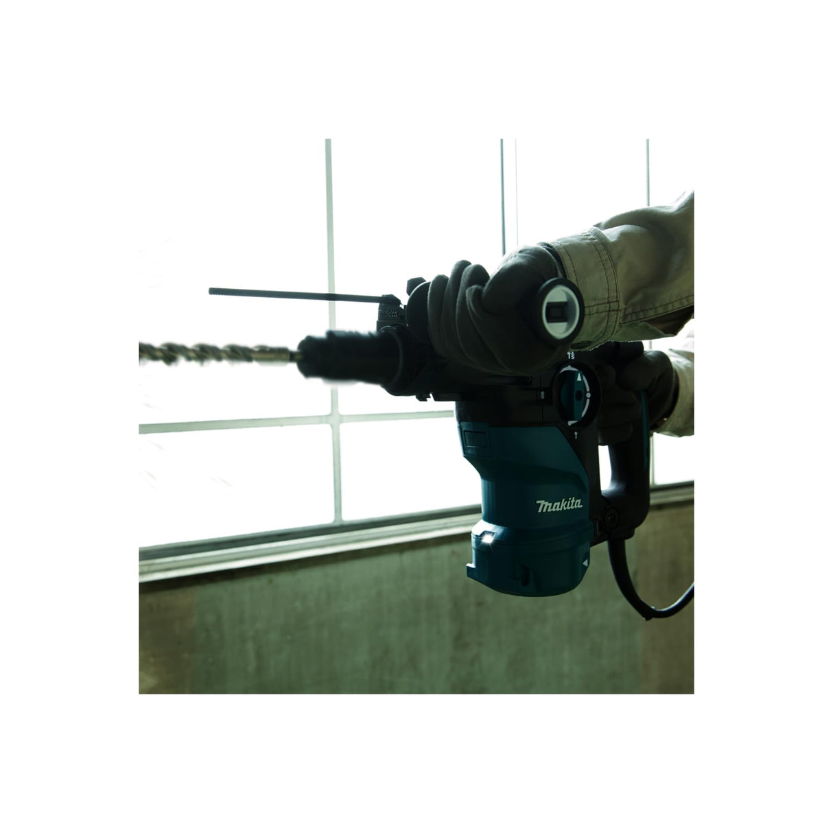 Makita HR3012FCJ Martillo Combinado 1.050W 30mm SDS-PLUS 3 modos AVT"T" Makpac