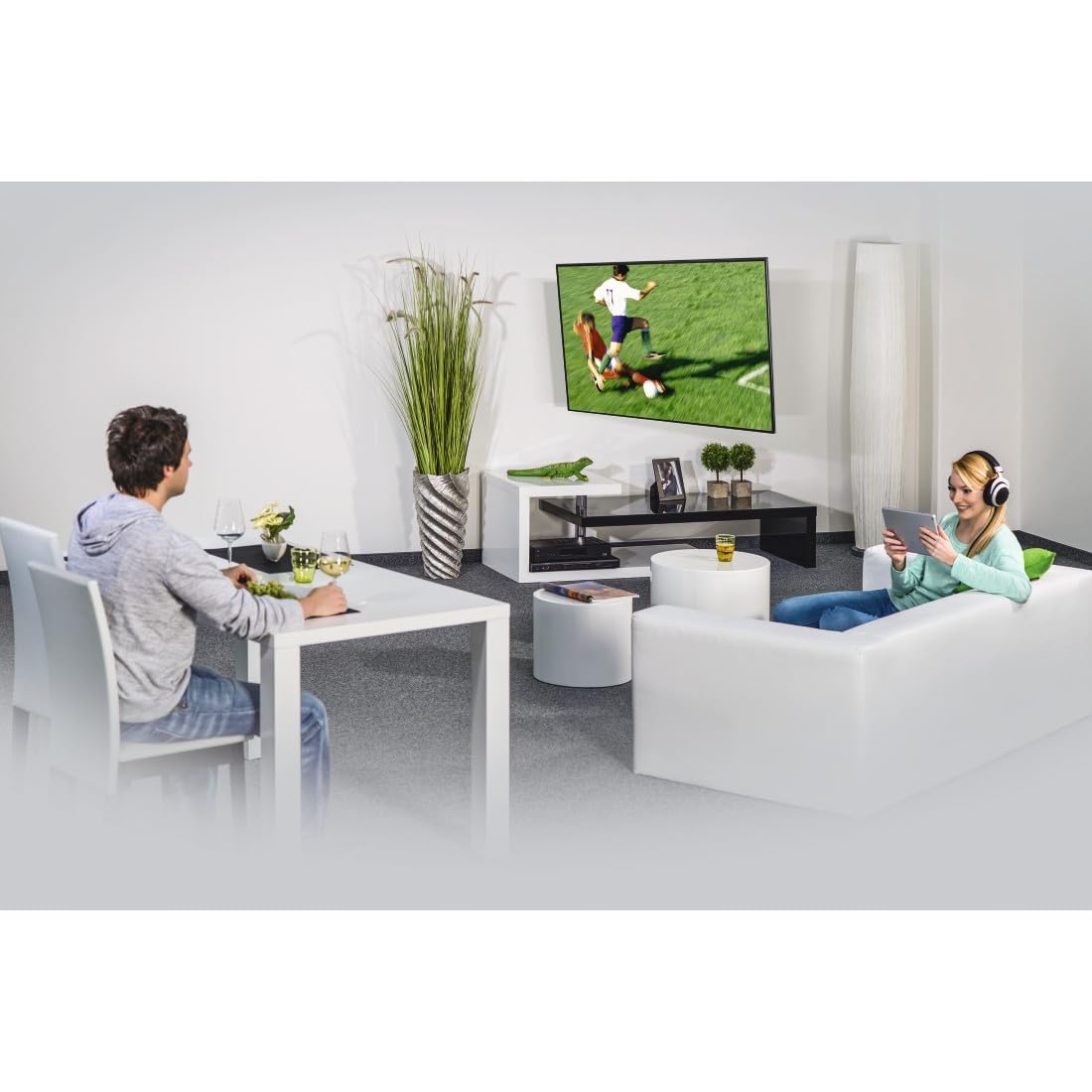 Hama Soporte de Pared para TV (3 articulaciones, 90 Pulgadas, VESA 800 x 600, LCD/LED, para TV, Montaje en Pared, Giratorio 120 Grados, Inclinado, Acero, Capacidad de Carga máxima de 75 kg, bisagras
