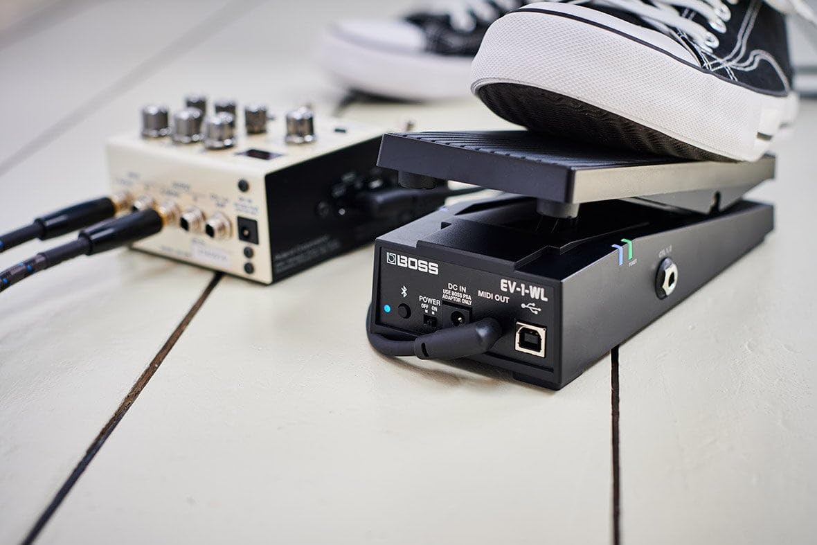 BOSS EV-1-WL – El primer pedal de expresión MIDI inalámbrico del mundo para controlar dispositivos a través de salidas MIDI Bluetooth, USB y MIDI TRS – Para guitarra, sintetizador y más