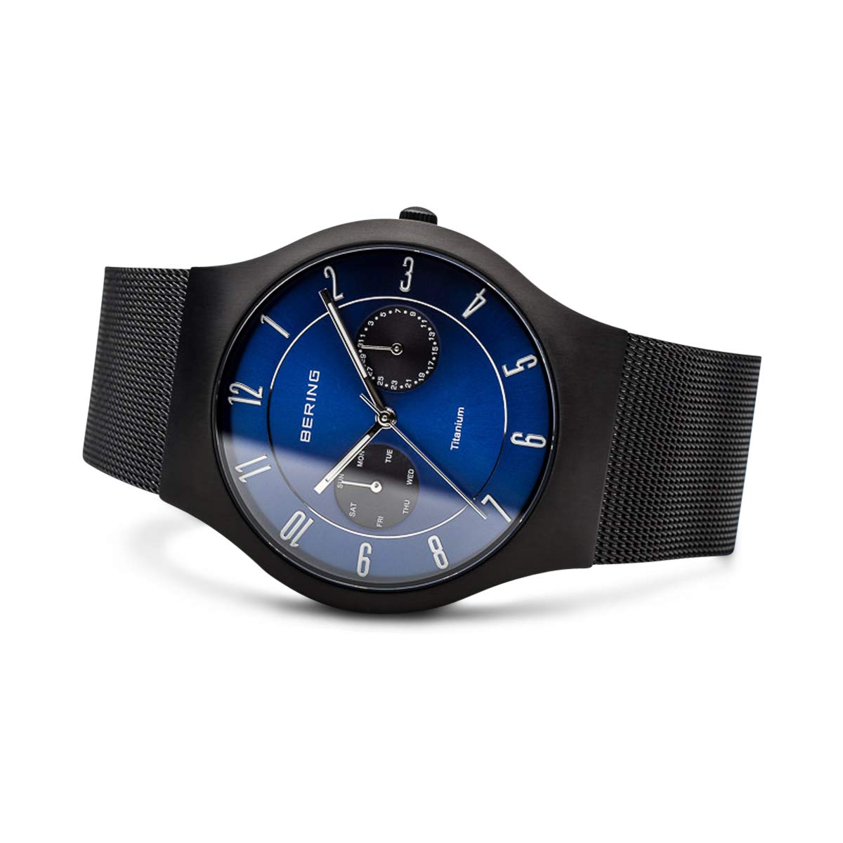 BERING 11939-078 Reloj de cuarzo para hombre con caja de titanio de 39 mm con acabado en negro y esfera azul, correa milanesa, cristal de zafiro y resistencia al agua de 5 ATM