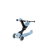 Globber - GO•UP Deluxe Lights Eco 360 - Patinete evolutivo de 3 Ruedas con Asiento Giratorio 360°, reposapiés, Luces LED y Materiales sostenibles, de 15 Meses a 6 años - arándano