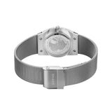 BERING 11930-001 Reloj de cuarzo para mujer con caja de acero inoxidable plateado de 30 mm y esfera blanca, correa milanesa, cristal de zafiro y resistencia al agua de 5 ATM