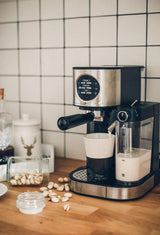 MPM MKW-07M Cafetera Express 15 Bares, para Realizar café Espresso y Cappuccino, depósito Calentar Leche 0,7 litros, calienta Tazas,Acabado Acero Inoxidable, depósito de Agua 1,2 L Desmontable, 1470W