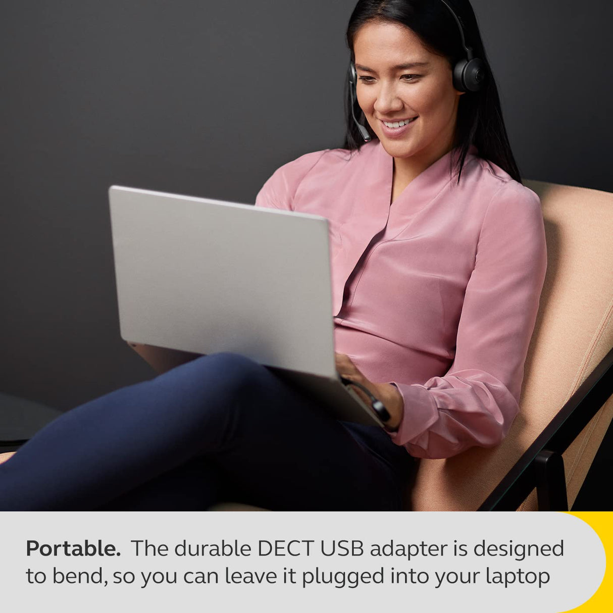 Jabra Link 400 USB-A DECT Adaptador, Llave portátil y duradera con un alcance inalámbrico seguro de hasta 150 m para determinados auriculares inalámbricos Jabra Engage - Variante UC - Negro