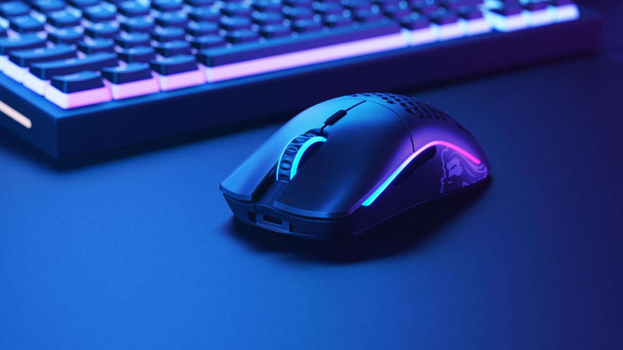 Glorious Gaming Model O- (Pequeño) Wireless Ratón gaming inalámbrico - 65 g superligero, diseño colmena, RGB, ambidiestro, sin lag 2,4 GHz inalámbrico, hasta 71 horas de batería - Negro mate