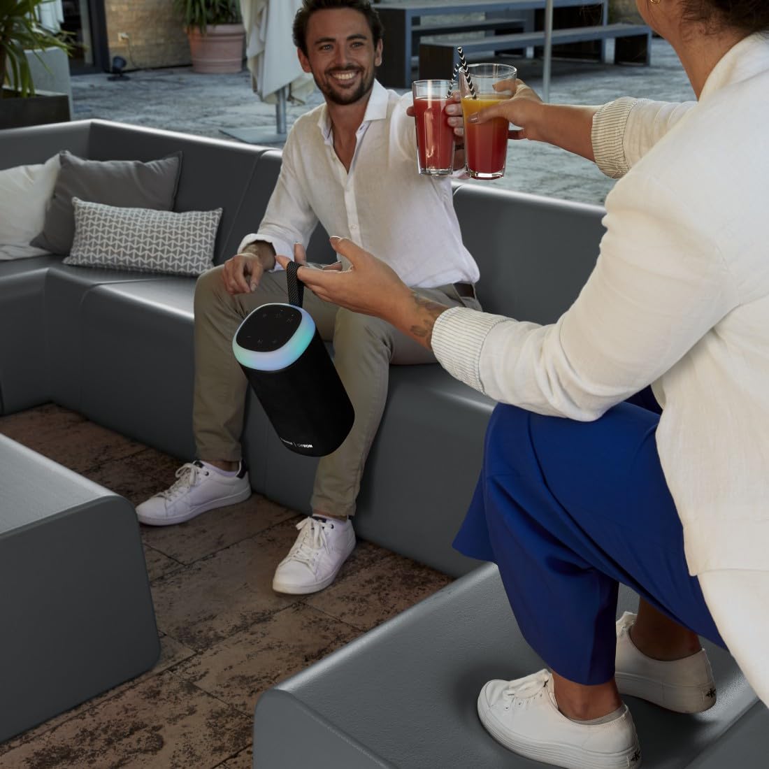 Hama Altavoz Bluetooth 30W, Resistente al Agua IPX4, Efectos de luz LED, 12 Horas de duración de la batería, Caja de música Bluetooth, Negro
