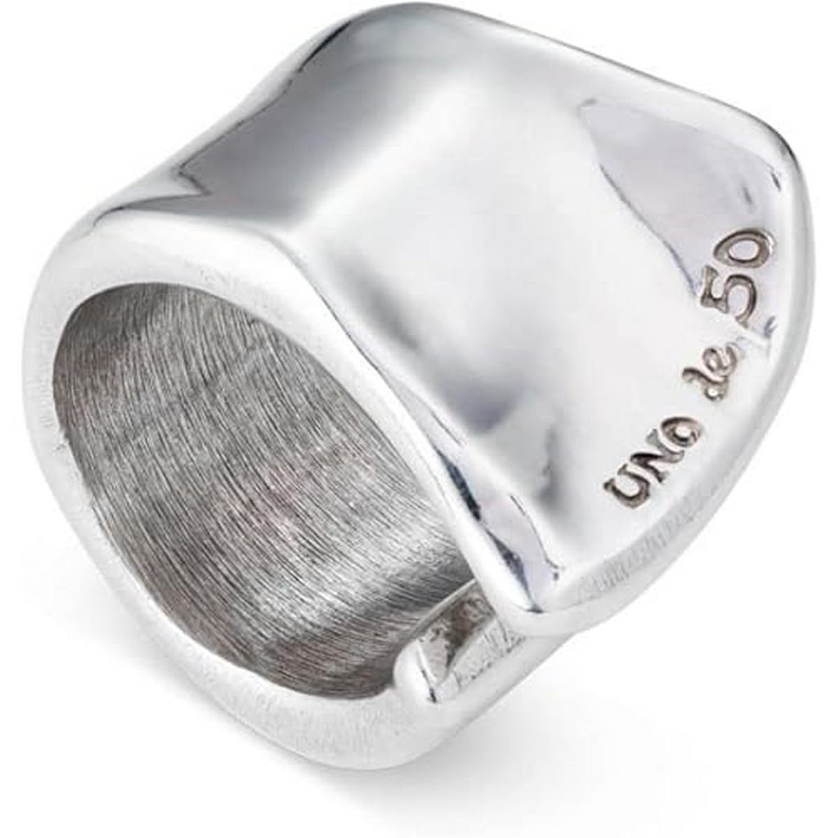 UNO de 50, Anillo Bañado en Plata, Joya Artesanal, Estilo Atemporal y Divertido