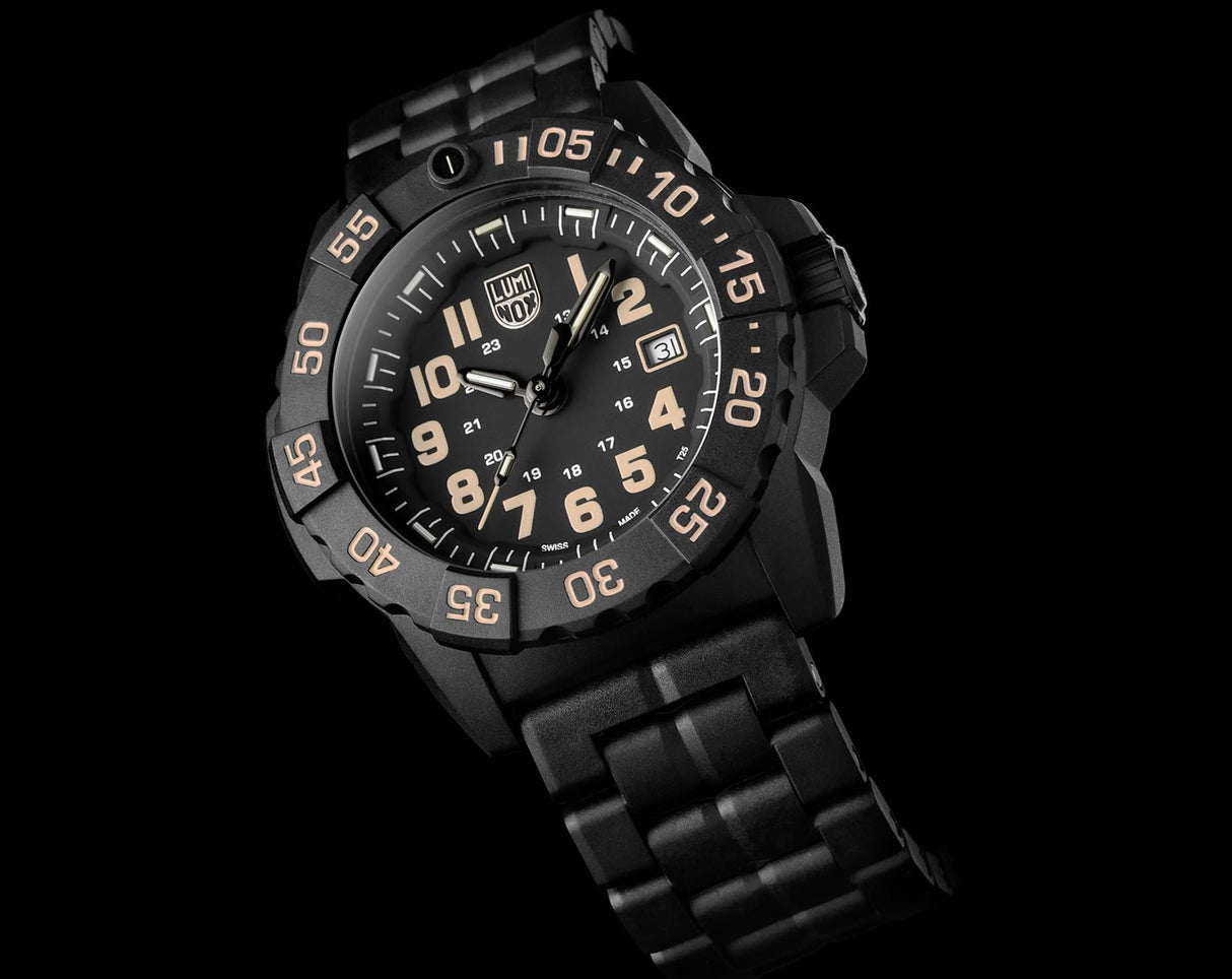 Luminox Reloj Analógico para Hombres de Cuarzo Suizo con Correa en Plástico XS.4231.Set