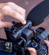 Zoom M3 MicTrak Micrófono estéreo Shotgun para cámara a 32-bit con Coma Flotante, Modos 90 Grados, 120 Grados y Mono, Soporte Amortiguador, micrófono Compatible USB y Alimentado por Pilas