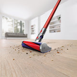 Dyson V11 Fluffy™ Aspiradora sin Cable – 185 AW, 60 min de autonomía, Cepillo con Suave Cabezal Giratorio, minicepillo motorizado, 3 Modos de Potencia, Pantalla LCD, Roja