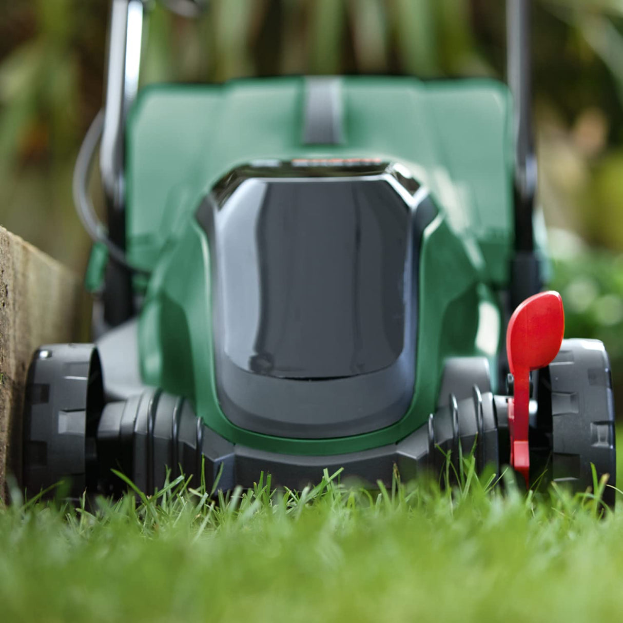 Bosch Home and Garden 06008B9A07 Cortacésped a Batería CityMower, 18 V, 1 Batería 4.0 Ah, Ancho de Corte: 32 cm, Céspedes de Hasta 300 m2, Embalaje en Caja