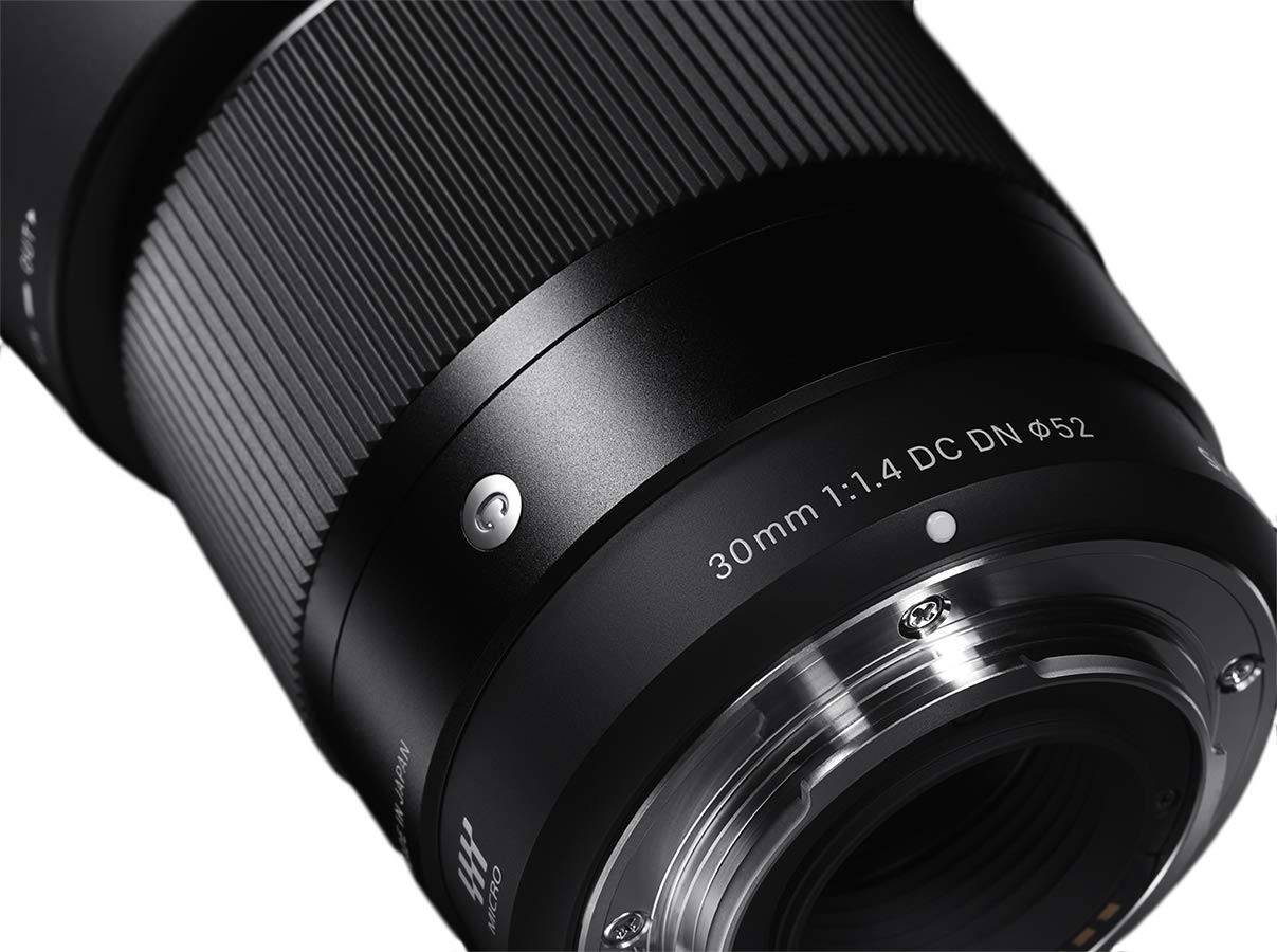 Sigma 30mm f/1.4 DC DN Contemporary - Objetivo estándar para el sistema Micro Cuatro Tercios, color negro