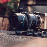 SIRUI Lente Anamórfica F1.8 APS-C de 35mm Compatible para Panasonic/Olympus Macro M4/3 de Montaje como E-M1X E-M1 Mark III E-M5, G100KGK-K G100VGK-K G100MGK-K G95GK