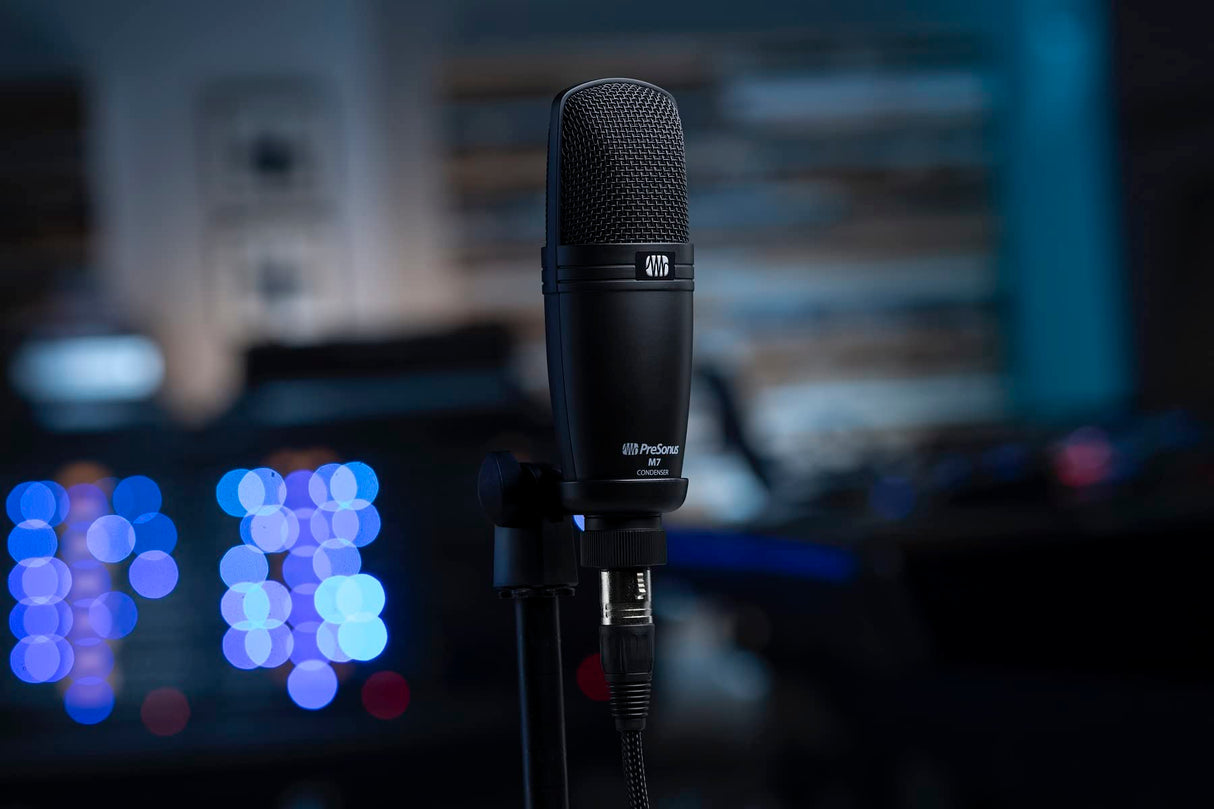 PreSonus M7, Micrófono de Condensador Cardioide para Grabación, Podcasting y Difusión con Soporte, Cable XLR, Funda de Transporte