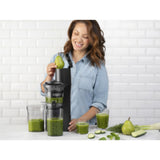 nutribullet Slow Juicer, nutribullet Exprimidor, exprimidor cold press, extractor de zumos de frutas y verduras, capacidad de 700ml, negro, NBJ500