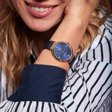 Tommy Hilfiger Reloj Analógico de Cuarzo para Mujer con Correa de Malla de Acero Inoxidable Azul - 1782219