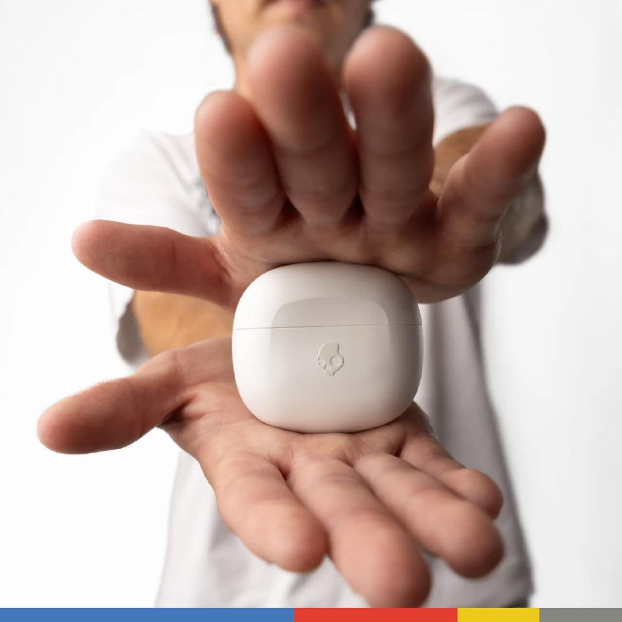 Skullcandy Rail Auriculares In-Ear Inalámbricos, 42 h de Autonomía, Skull-iQ, con Alexa Habilitada, Micrófono, Compatibles con iPhone Android y Dispositivos Bluetooth - Blanco