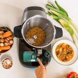 Cecotec Robot de Cocina Multifunción con Dispensador de Alimentos Mambo CooKing Victory. 1700W, 45 Funciones, Miles de Recetas Guiadas, Jarra Victory de 4,5L, Accesorios: Vaporera o Cesto para Hervir