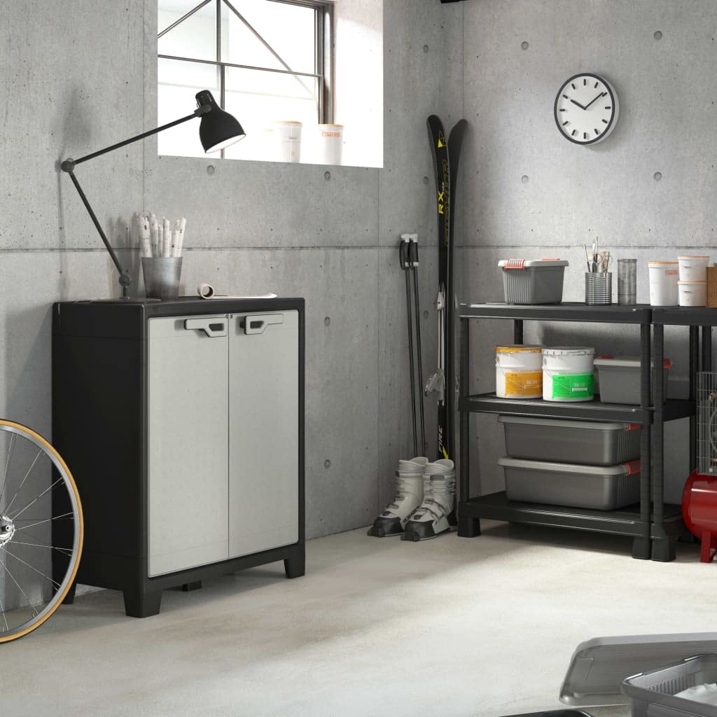 Keter Armario Titan Bajo|Almacenaje Interior y Exterior|Resina|Resistente al Agua con 2 Puertas y 2 Baldas regulables en altura|Color Negro/Gris|80 x 44 x 182 cm