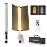 NEEWER CL124 Pro Barra de Luz LED Video, Palo Iluminación Bicolor Fotografía con Batería Mejorada de 7,4V 3200mAh Metal Puerta de Granero 2,4G Pantalla LCD Remota, 1500Lux CRI97+ Regulable 3200K-5600K