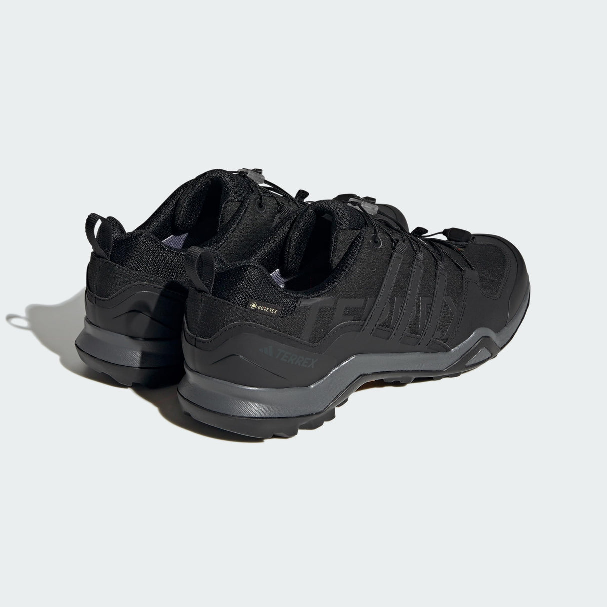 adidas Terrex Swift R2 Gore-Tex Hiking Shoes, Zapatos de Senderismo Hombre, Core Black/Core Black/Grey Five, 43 1/3 EU