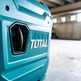 TOTAL - Generador Eléctrico a Gasolina | Insonorizado Inverter 3.3kW | Salidas USB y Toma 250V | Bajo Nivel Sonoro 64dB | Portátil 25kg, Verde, 55l x 55an cm, Plástico