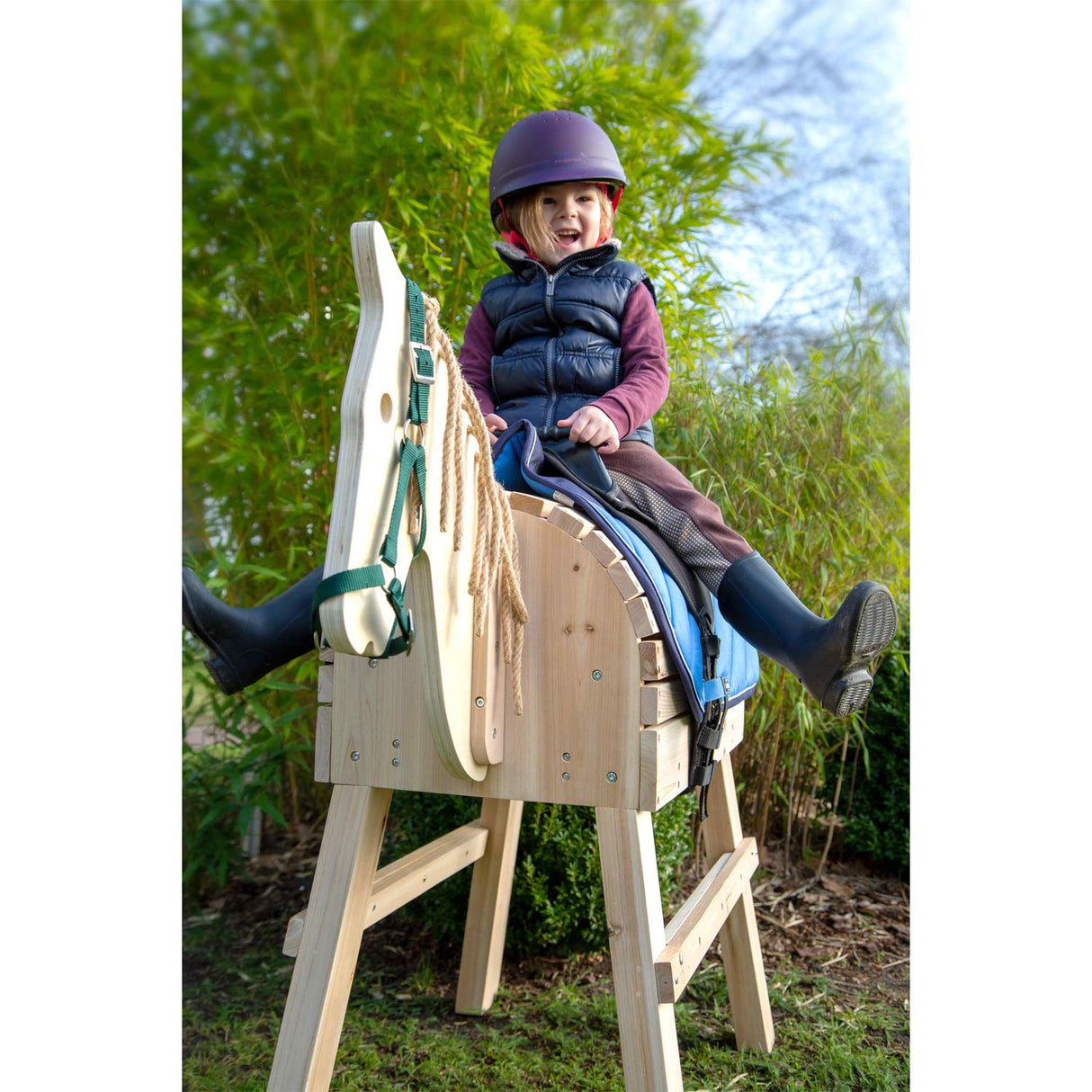 Small Foot Madera, para niños a Partir de 3 años, Caballo con Ayuda para Montar y Cabestro Apto para Uso al Aire Libre Juguetes, Color Beige, S (11664)