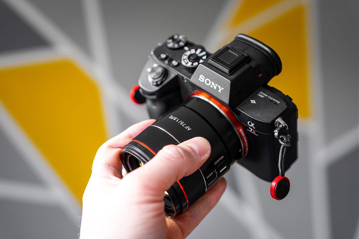 Samyang AF 75mm F1.8 Teleobjetivo Compacto de Enfoque automático para Sony FE Mount, Negro (SYIO75AF-E)