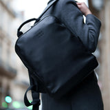Moleskine Mochila Porta PC Colección Classic, Mochila Compatible con Computadora, Laptop, Notebook y iPad hasta 15'', Dimensiones 32 x 42 x 11 cm, Color Negro